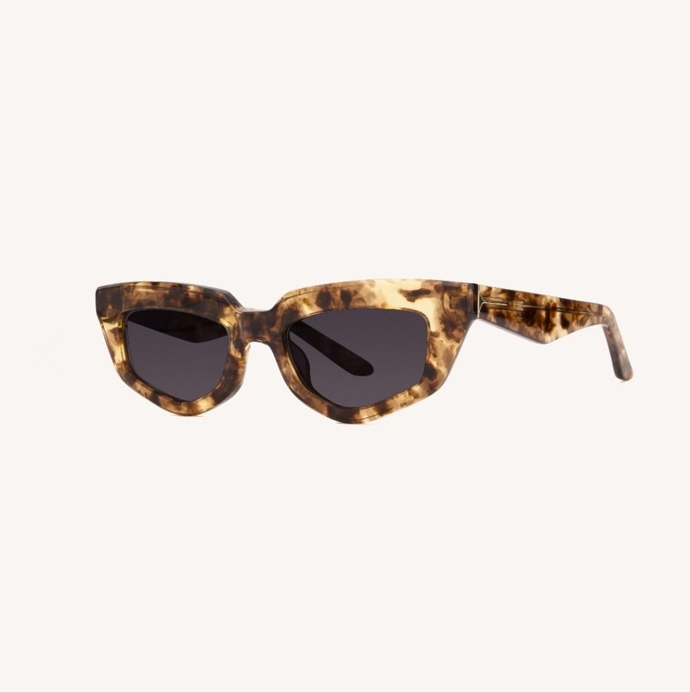 Dezi On Read Sunglasses